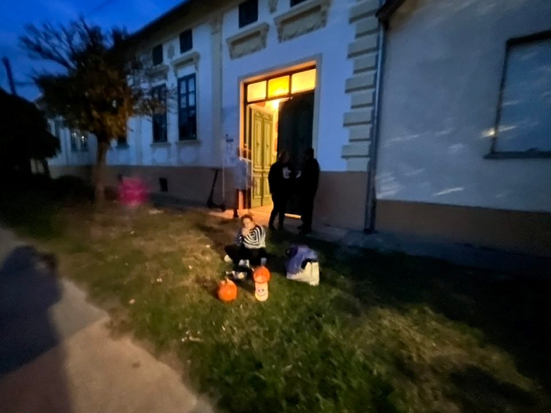 570046504_25074935595465789_1910149579265715275_n.jpg